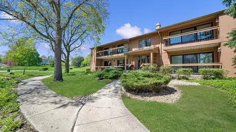 15 W345 81st St #2-3, Burr Ridge, IL 60527
