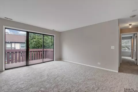 2710 Northampton Dr #D2, Rolling Meadows, IL 60008 photo 3