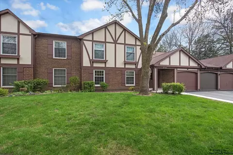 2710 Northampton Dr #D2, Rolling Meadows, IL 60008