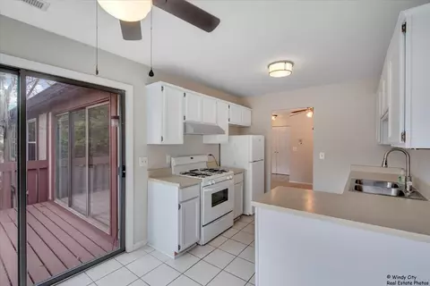 2710 Northampton Dr #D2, Rolling Meadows, IL 60008 photo 9