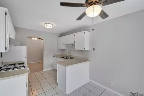2710 Northampton Dr #D2, Rolling Meadows, IL 60008 photo 8