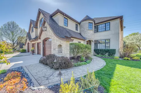 2115 Lillian Ln, Lisle, IL 60532