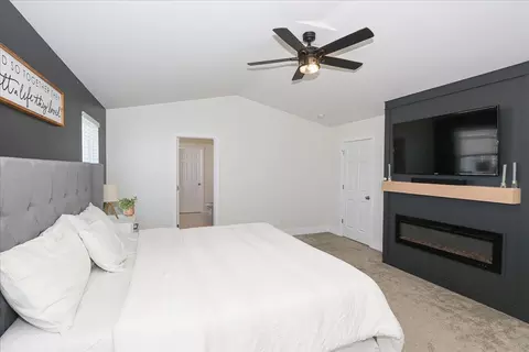 Bedroom - 320 Longview Dr, Elgin, IL 60124 photo 2 of 8