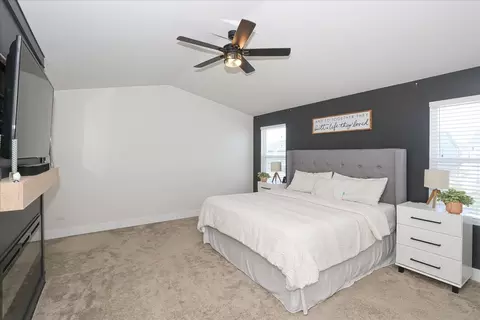 Bedroom - 320 Longview Dr, Elgin, IL 60124 photo 1 of 8