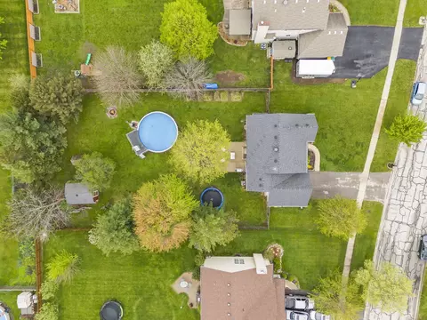 15946 S Arbor Dr, Plainfield, IL 60586 photo 2