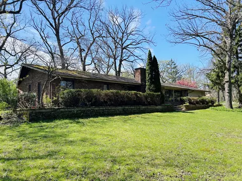 Exterior - 3413 E Bemes Rd, Crete, IL 60417 photo 2 of 6