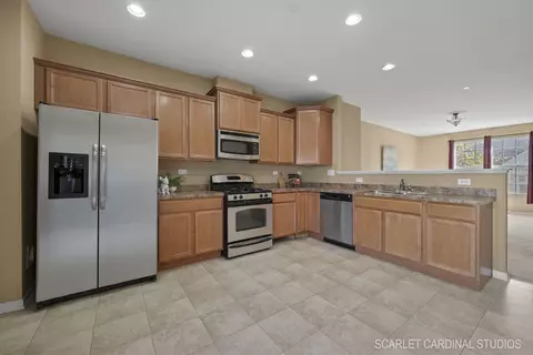 Kitchen - 7519 Claridge Dr #B, Bridgeview, IL 60455 photo 2 of 2