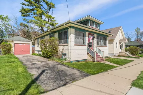 412 Jewett St, Elgin, IL 60123