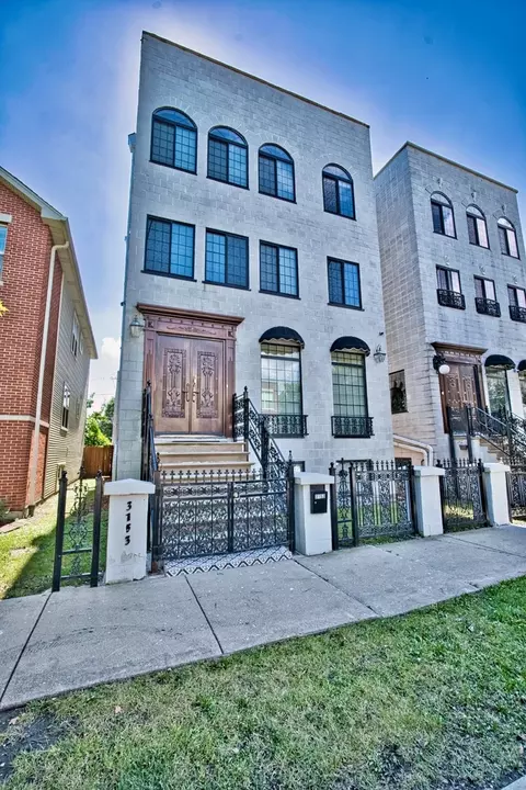 3153 W Wallen Ave, Chicago, IL 60645
