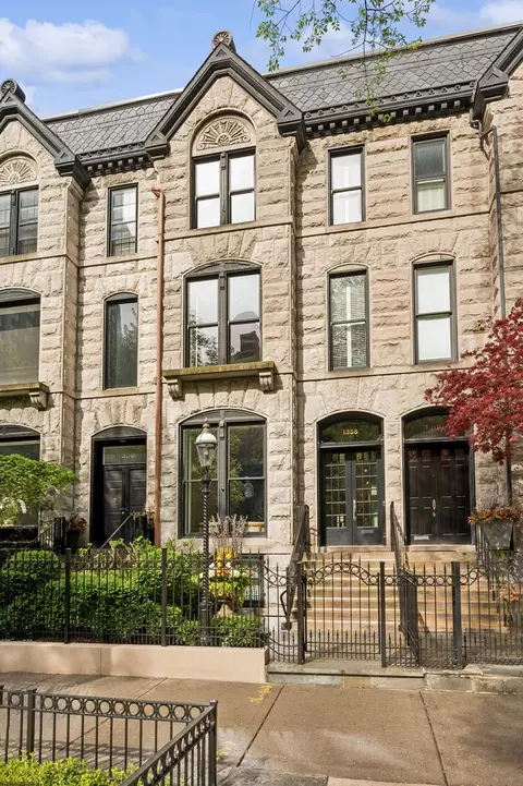 1358 N State Pkwy, Chicago, IL 60610