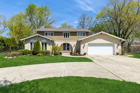 520 E Monterey Ave, Schaumburg, IL 60193