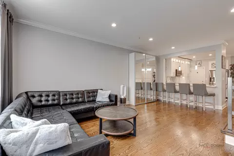 Living - 5468 Mayflower Ct, Rolling Meadows, IL 60008 photo 1 of 5