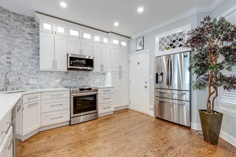 Kitchen - 5468 Mayflower Ct, Rolling Meadows, IL 60008 photo 1 of 2