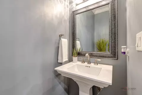 Bath - 5468 Mayflower Ct, Rolling Meadows, IL 60008 photo 1 of 3