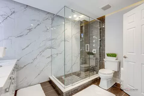 Bath - 5468 Mayflower Ct, Rolling Meadows, IL 60008 photo 2 of 3