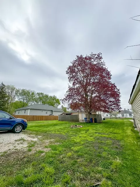Exterior - 838 E Main St, Morris, IL 60450 photo 3 of 3