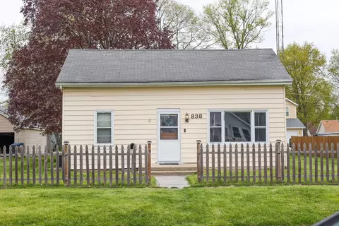 838 E Main St, Morris, IL 60450