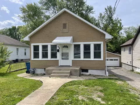 128 E 11th St, Peru, IL 61354