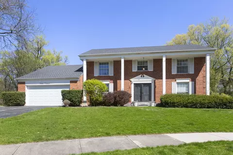 315 Red Coach Ln, Northbrook, IL 60062