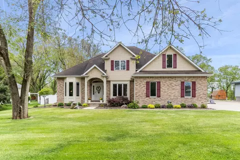 24711 W Bluff Rd, Channahon, IL 60410