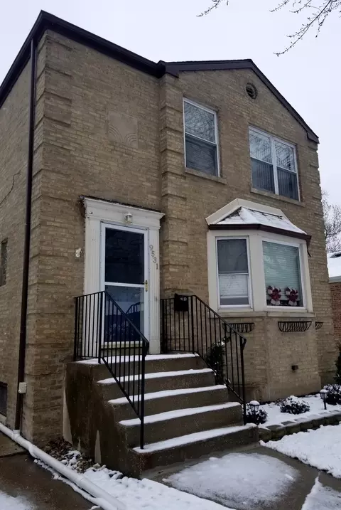 9531 S Harding Ave, Evergreen Park, IL 60805