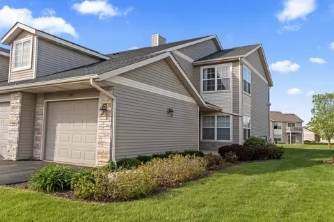 149 Penny Ln #149, Sycamore, IL 60178