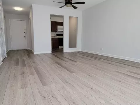 Living - 5300 Carriageway Dr #304, Rolling Meadows, IL 60008 photo 2 of 2