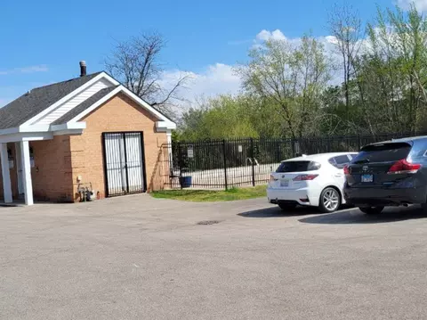 Exterior - 5300 Carriageway Dr #304, Rolling Meadows, IL 60008 photo 4 of 9