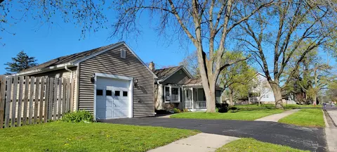 1205 Wheeler St, Woodstock, IL 60098