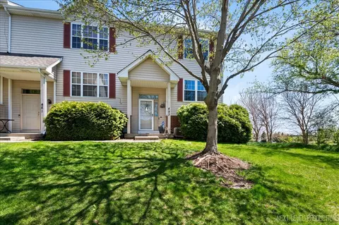 483 E Willow St, Elburn, IL 60119