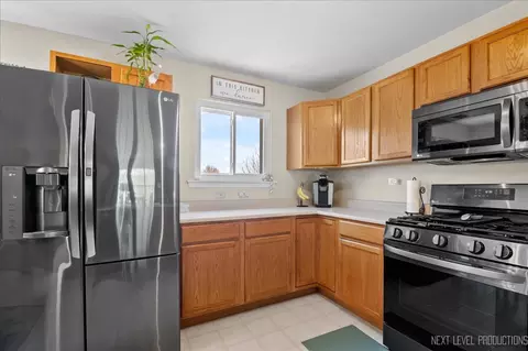 Kitchen - 483 E Willow St, Elburn, IL 60119 photo 3 of 3