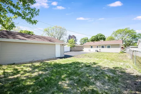 Exterior - 809 Taylor Ave, Aurora, IL 60506 photo 5 of 5