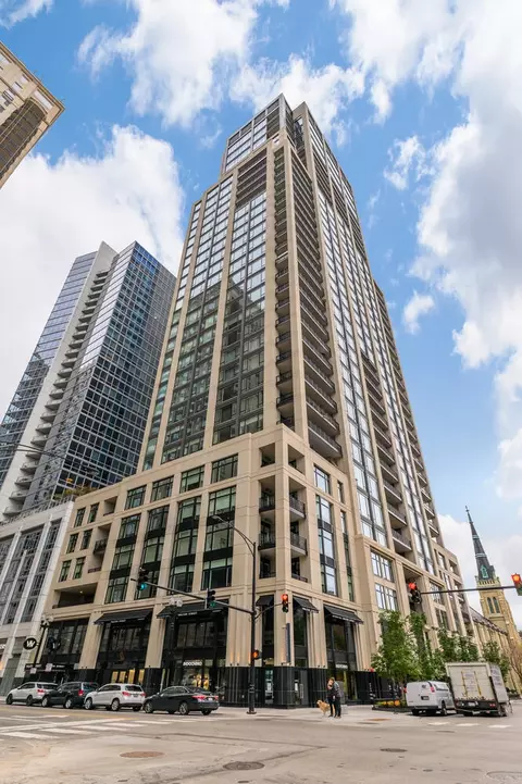 9 W Walton St #3800, Chicago, IL 60610