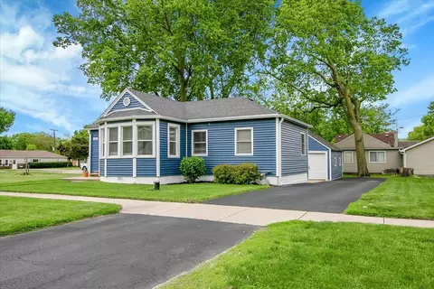 25322 S Fryer St, Channahon, IL 60410