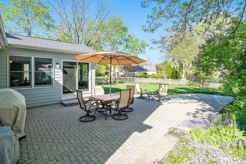 Exterior - 100 Devon Ln, Naperville, IL 60540 photo 4 of 5