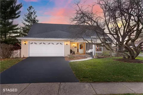100 N Stauffer Dr, Naperville, IL 60540