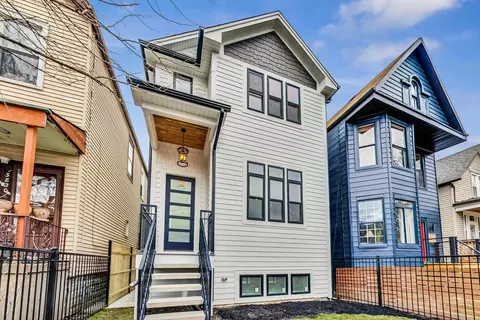 3822 N Whipple St, Chicago, IL 60618