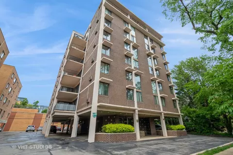 1111 Church St #706, Evanston, IL 60201