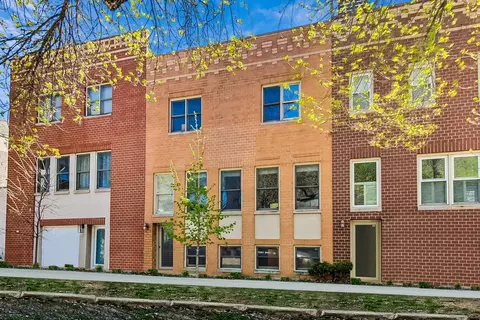 2055 W Mclean Ave, Chicago, IL 60647