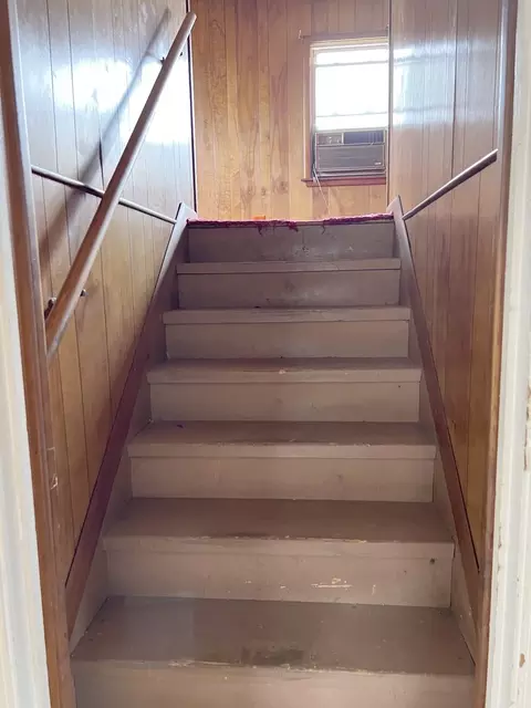 Entry Way - 2604 S 12th Ave, Broadview, IL 60155 photo 2 of 4
