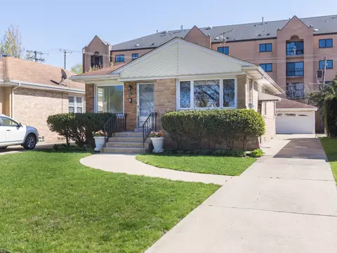 7413 W Ainslie St, Harwood Heights, IL 60706