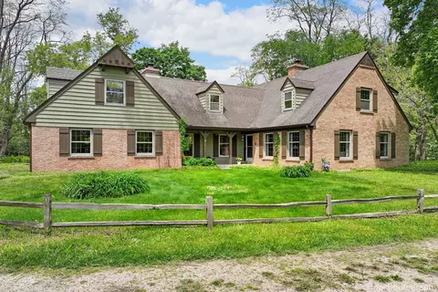 157 Helm Rd # J, Barrington Hills, IL 60010
