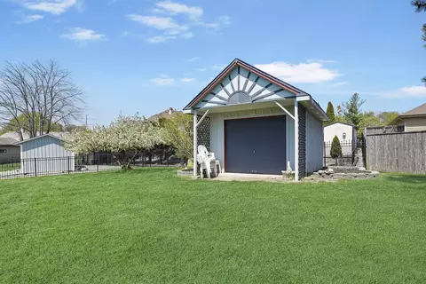 Exterior - 871 Groton Ct, Bartlett, IL 60103 photo 4 of 6