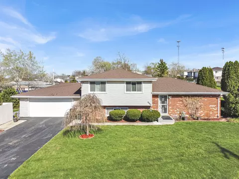 8960 W 86th St, Justice, IL 60458