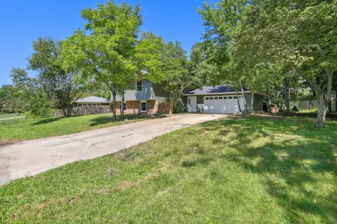 2706 Berniece Dr, Champaign, IL 61822