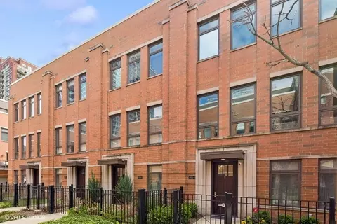 1700 S Prairie Ave #4, Chicago, IL 60616