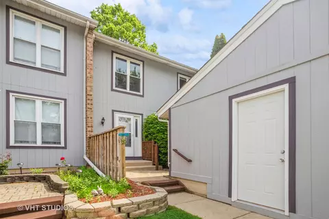 293 Birchwood Ln, Bloomingdale, IL 60108