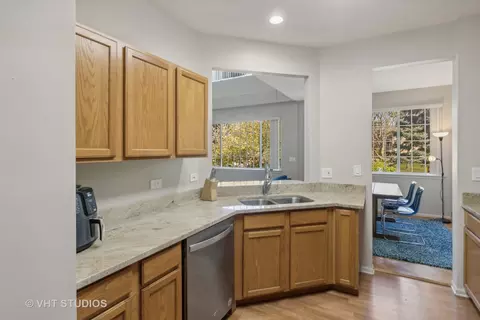 5580 Lavender Ct, Rolling Meadows, IL 60008 photo 3