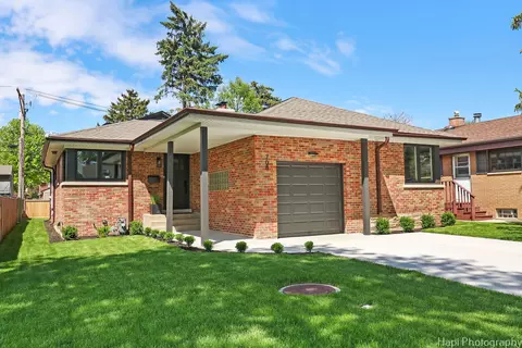 708 Florence Dr, Park Ridge, IL 60068