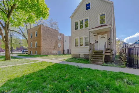 8752 S Manistee Ave, Chicago, IL 60617